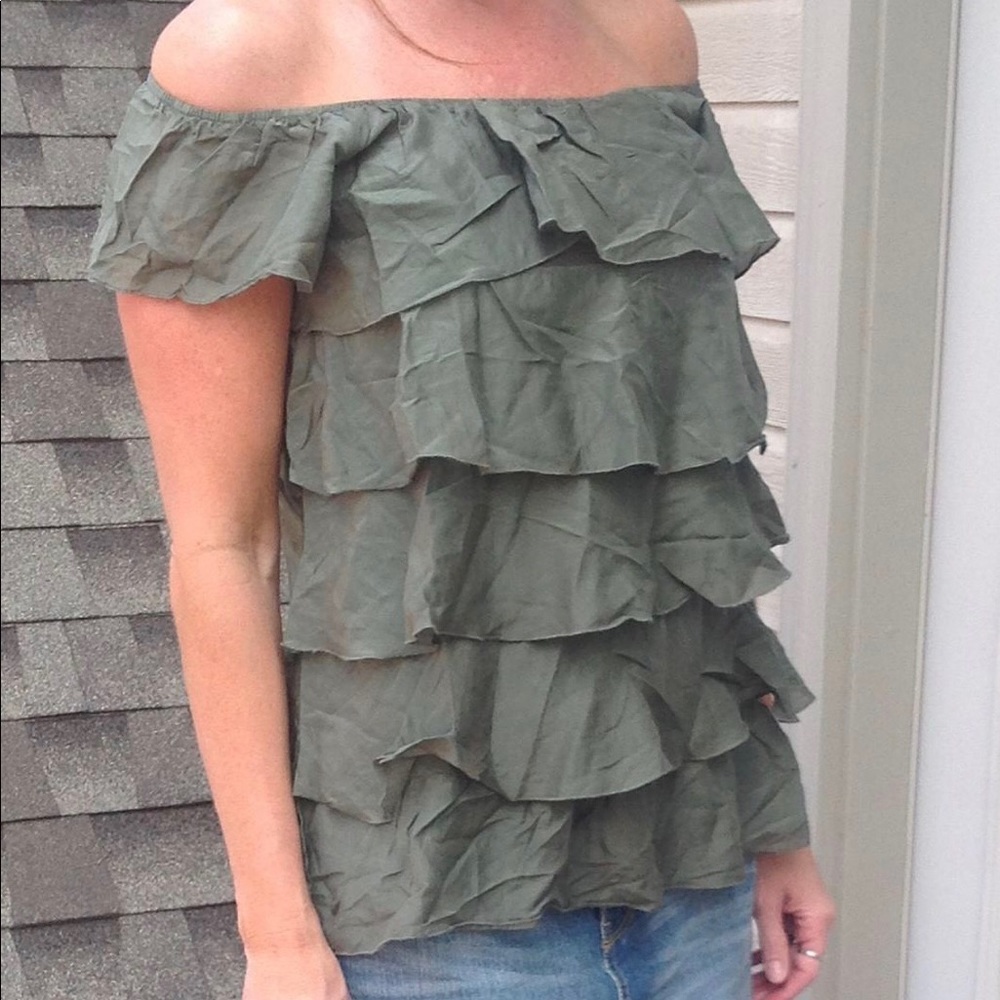 Elan olive green ruffle shirt.  NWOT
